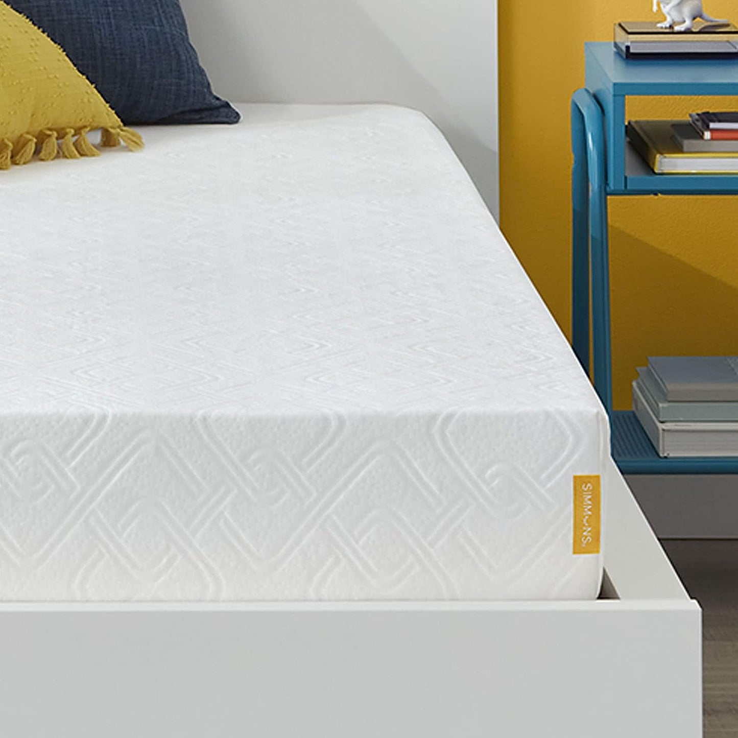 Simmons 8 Inch Medium Gel Memory Foam Mattress Queen